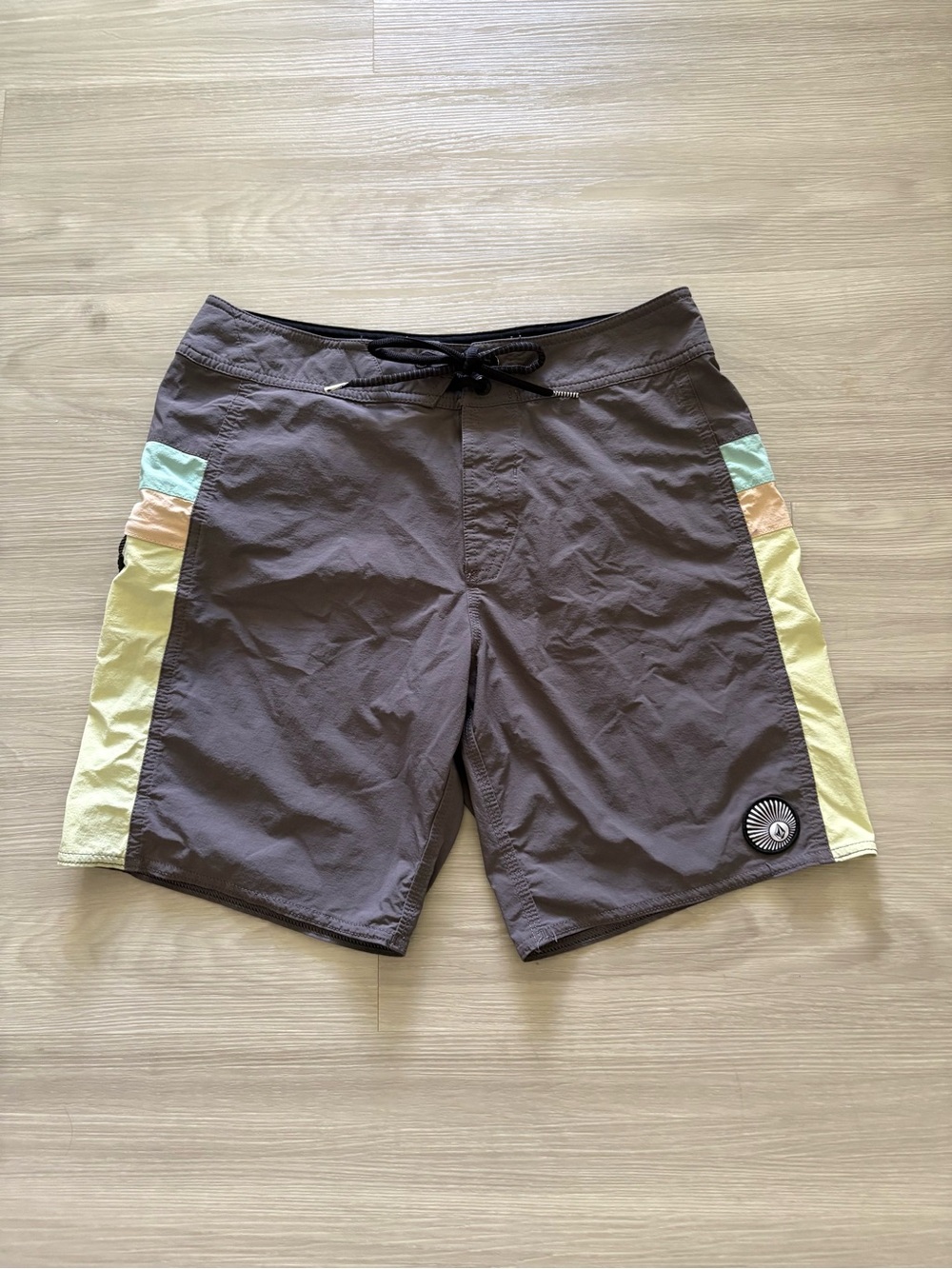 Volcom Boys Board shorts Size 29